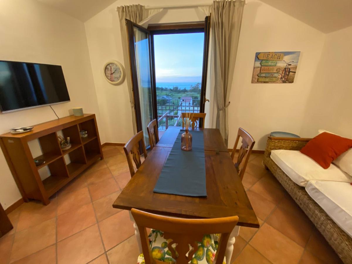 Tyrrhenian Sea Apartment Торре-Фаро Екстер'єр фото